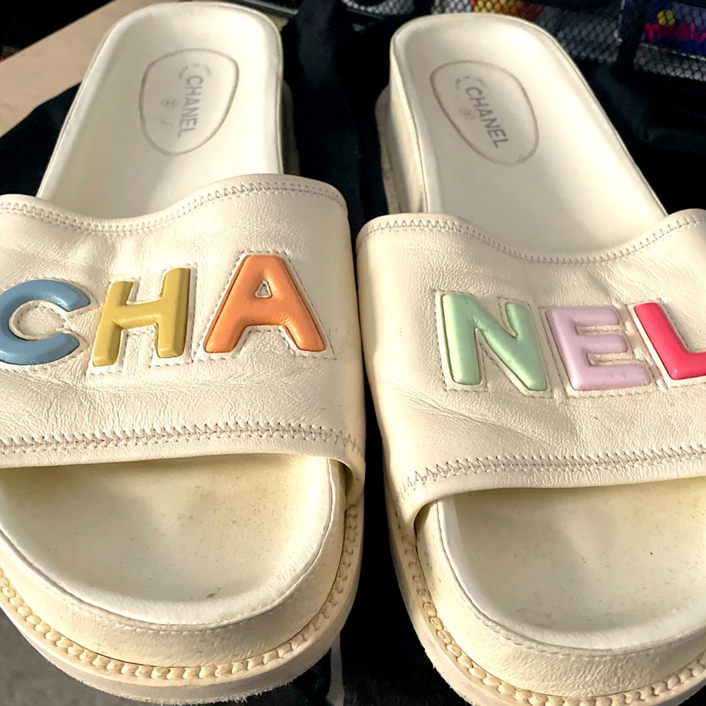 Chanel slides